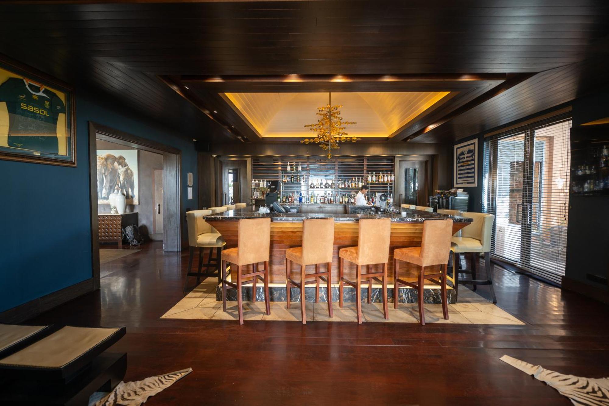 Pezula Nature Retreat Найсне Экстерьер фото The bar at the 101 Club
